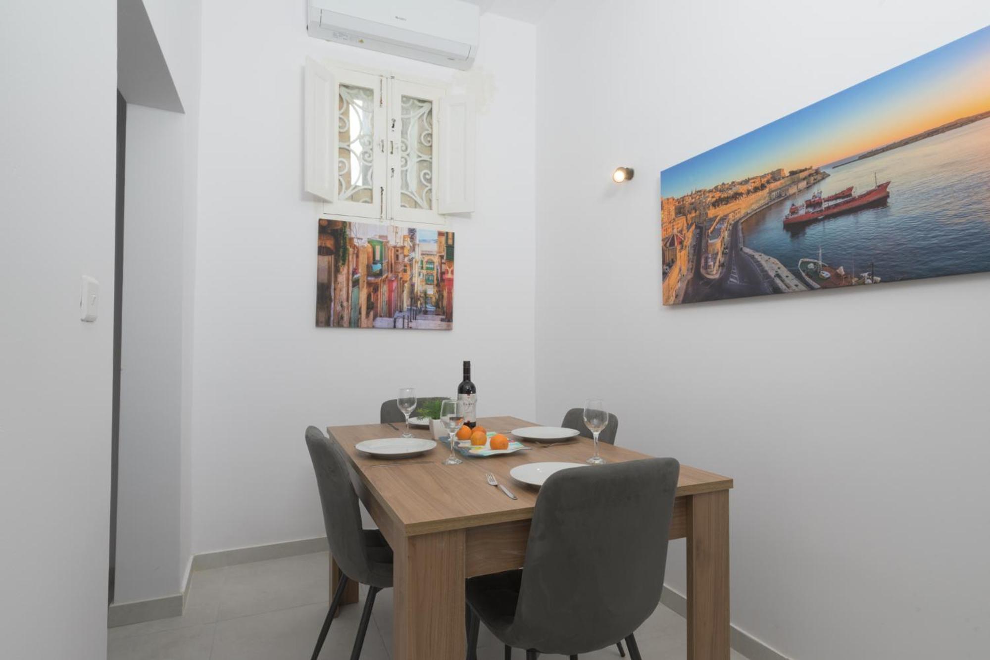 Stylish Penthouse With Terrace In The Centre Valletta