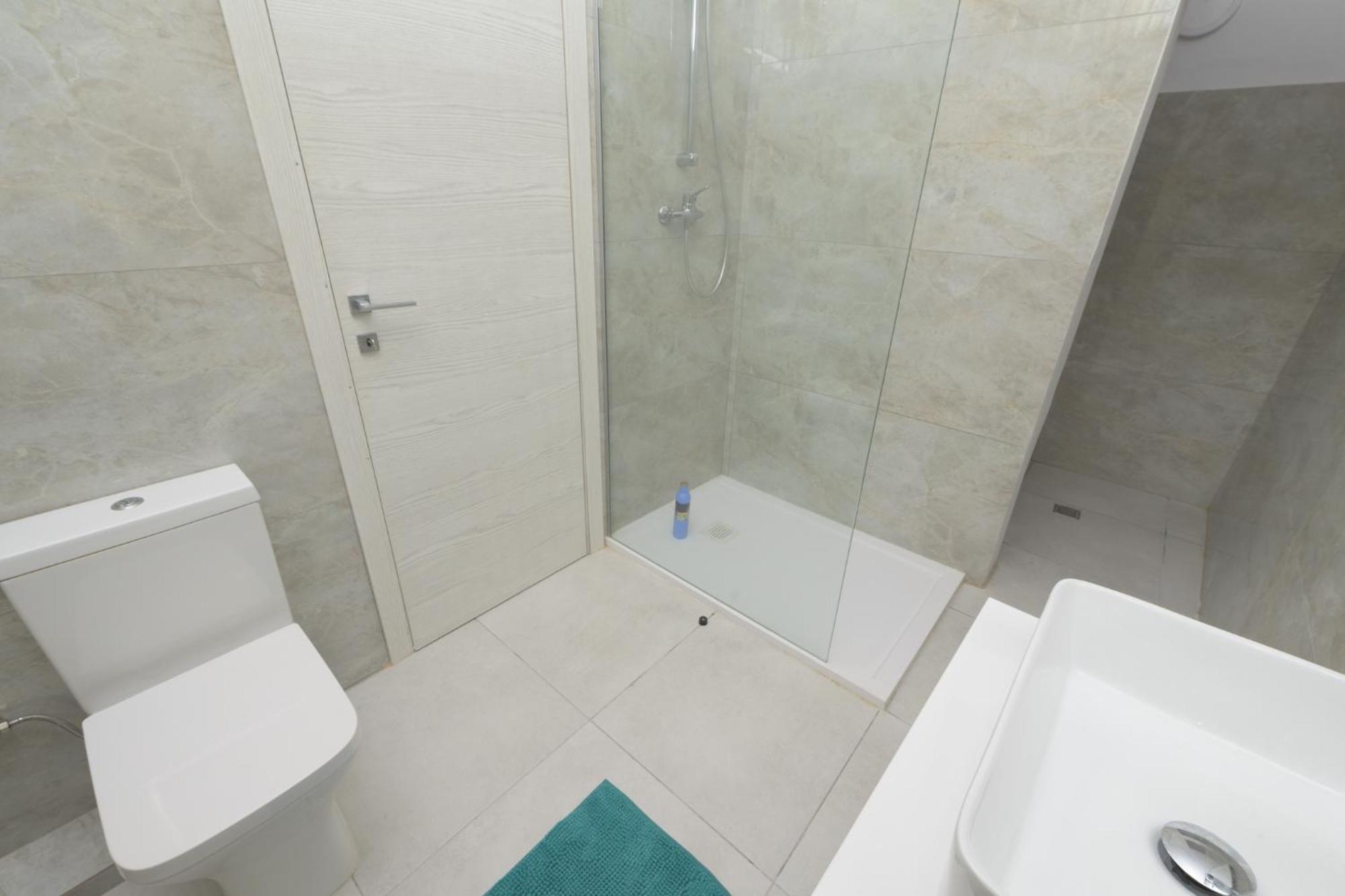 Apartment Stylish 1 Bedooom Penthouse With Terrace In The Centre With Views
