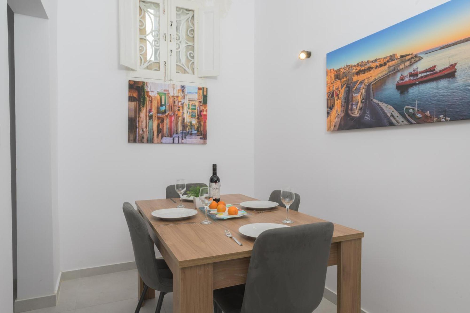 Apartment Stylish Penthouse With Terrace In The Centre