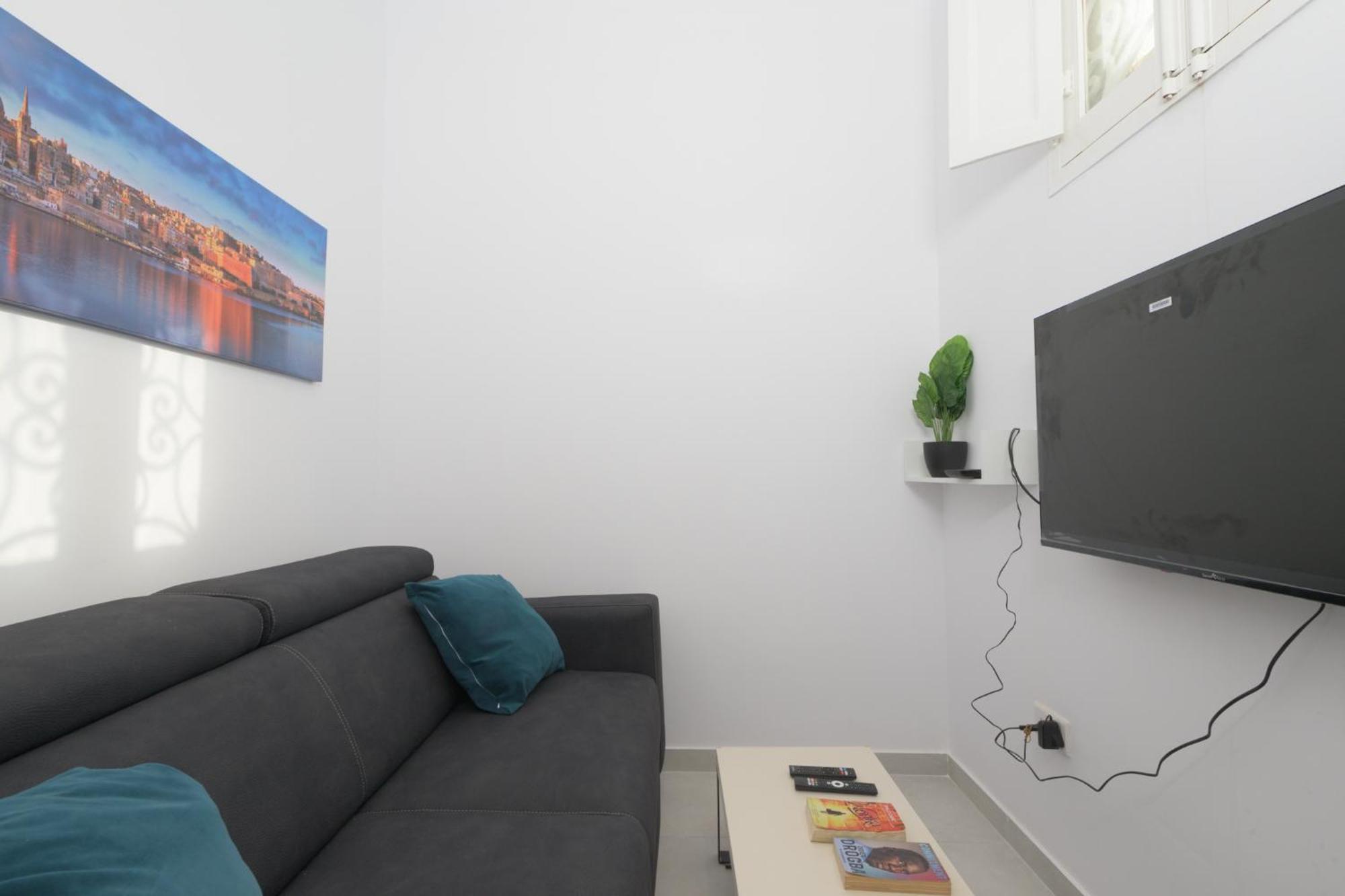 Stylish Penthouse With Terrace In The Centre Apartment *