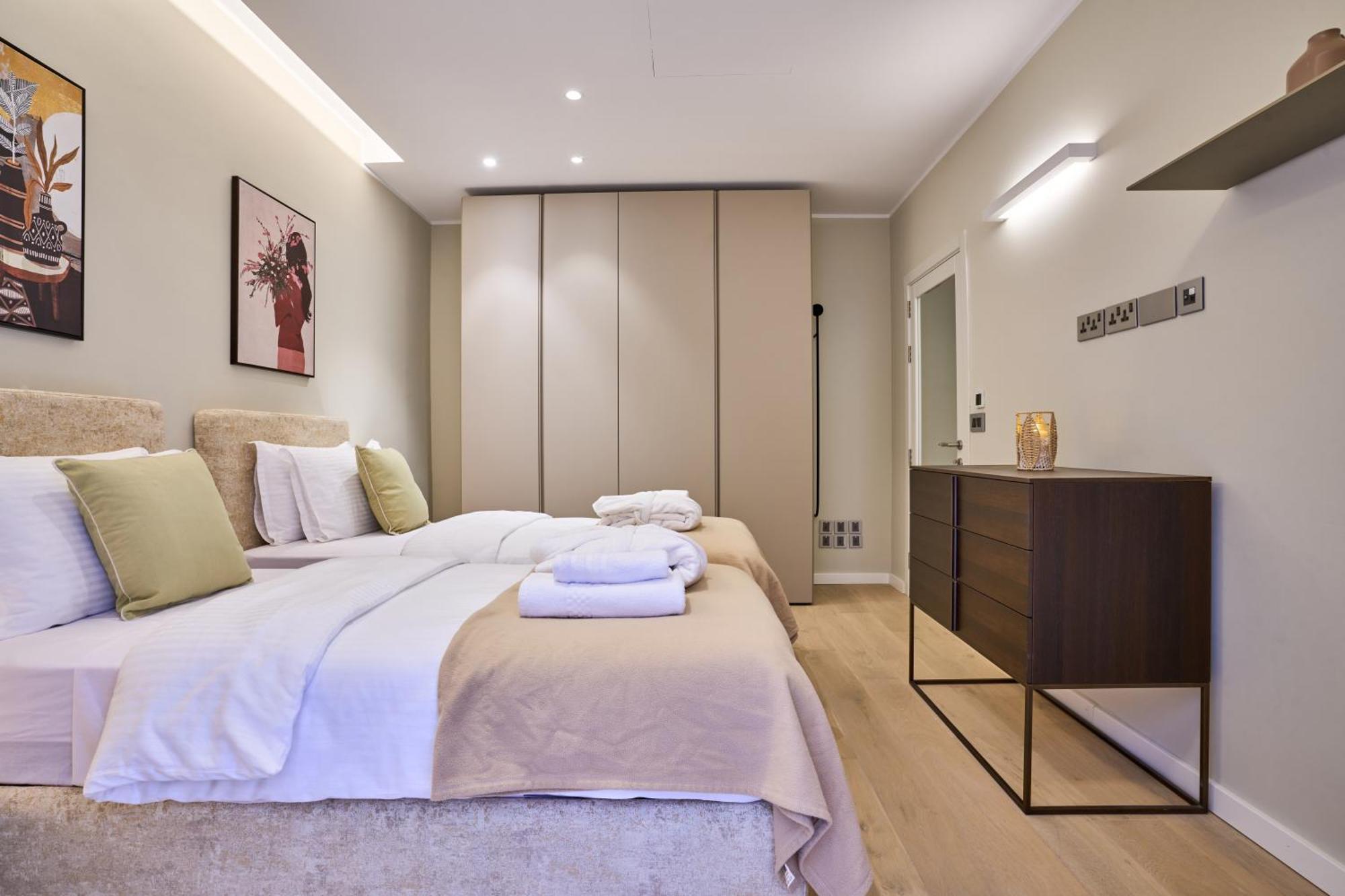 Apartment Modern Two Bedroom In
