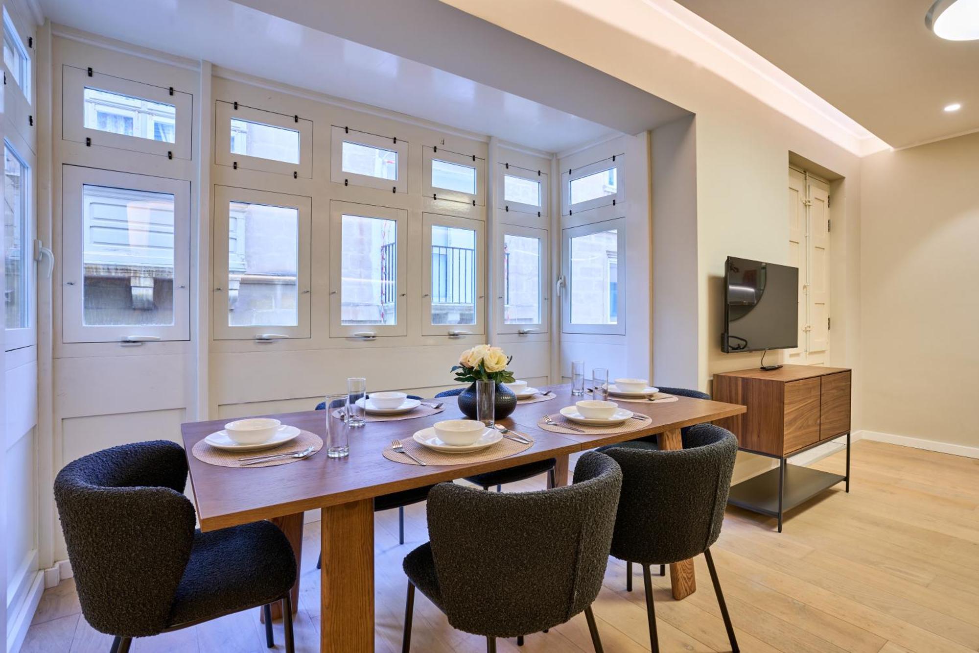 Apartment Modern Two Bedroom In