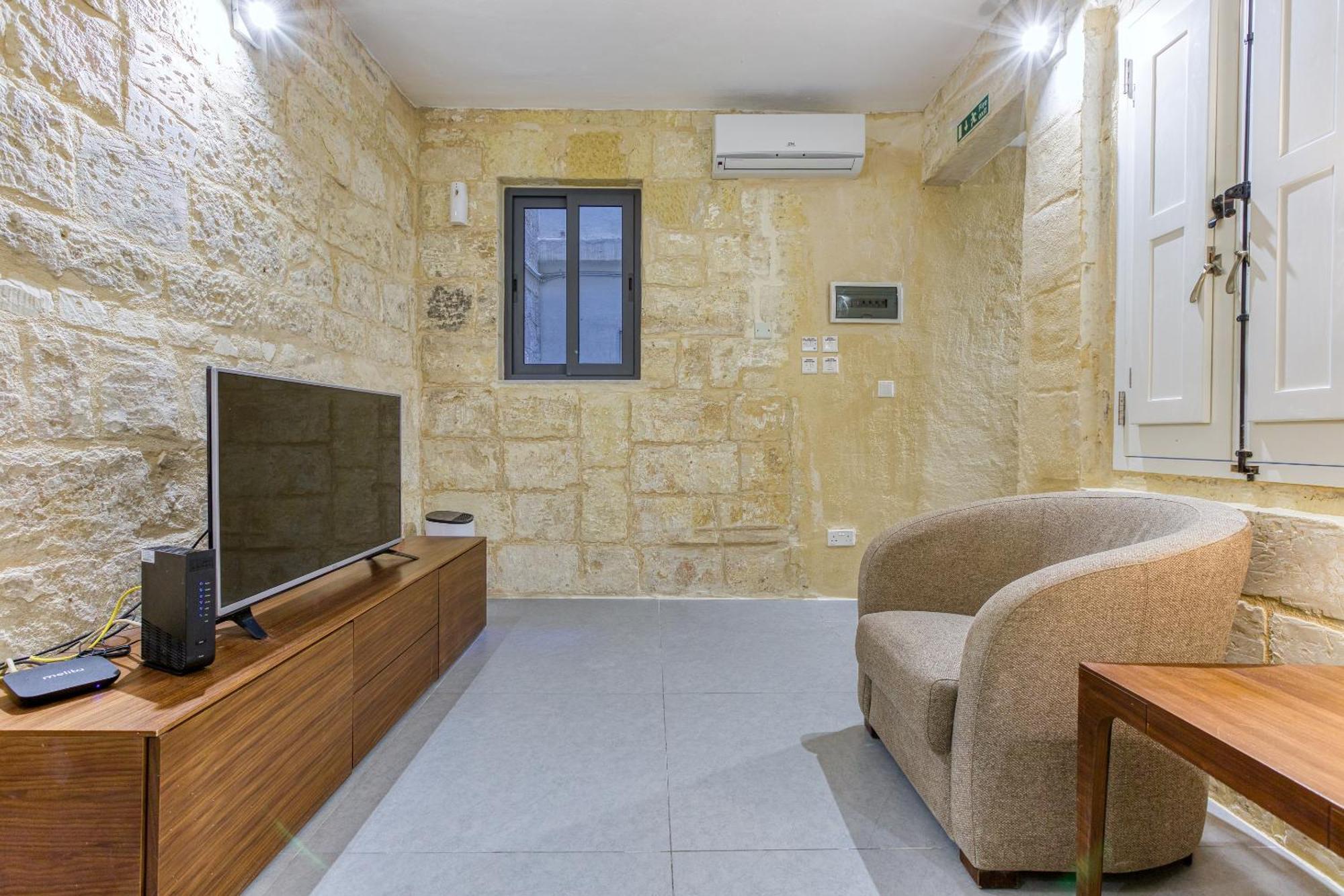 Cosy 1br In The Heart Of Vibrant By 360 Estates *