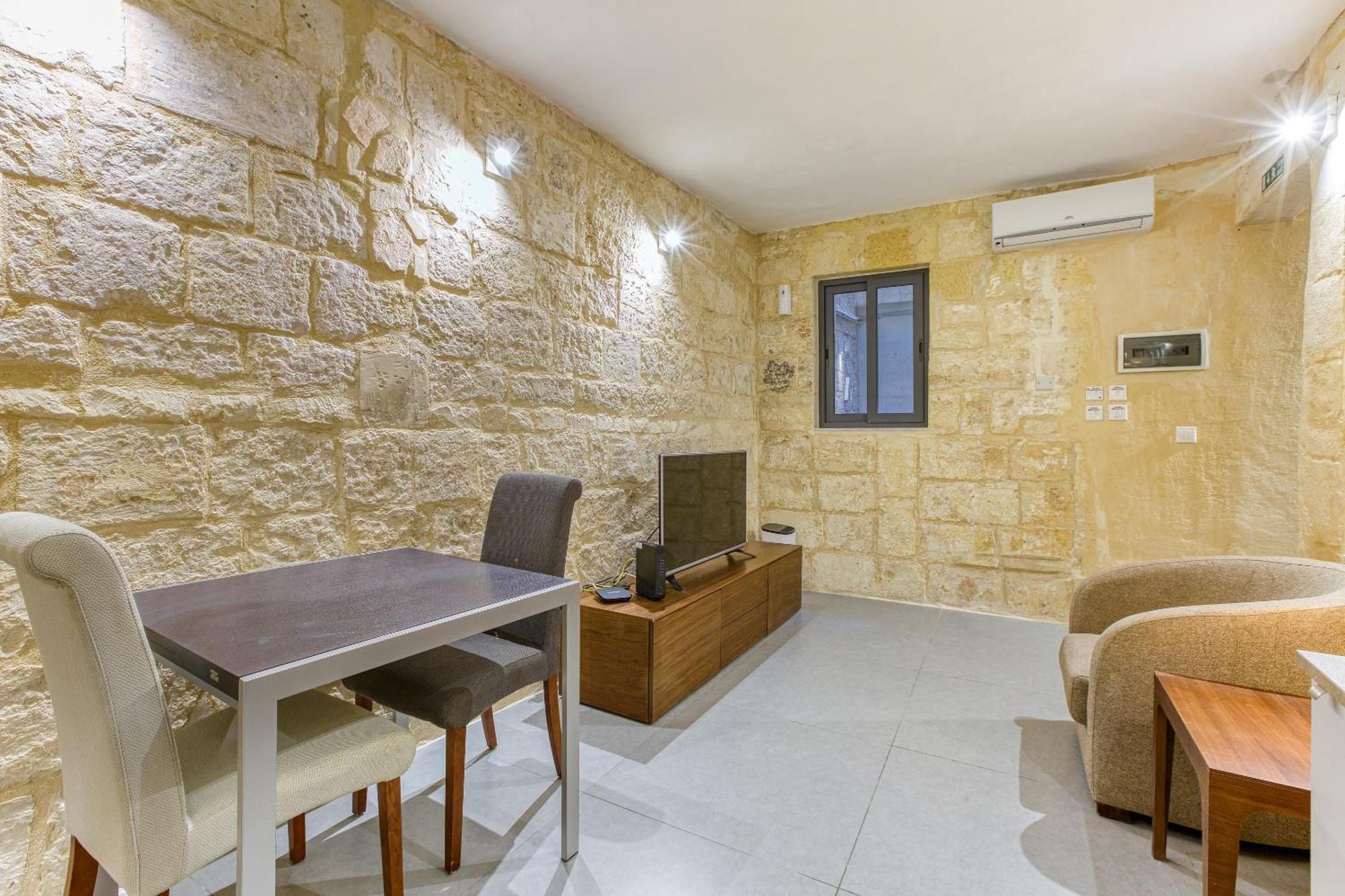 Cosy 1br In The Heart Of Vibrant By 360 Estates Valletta