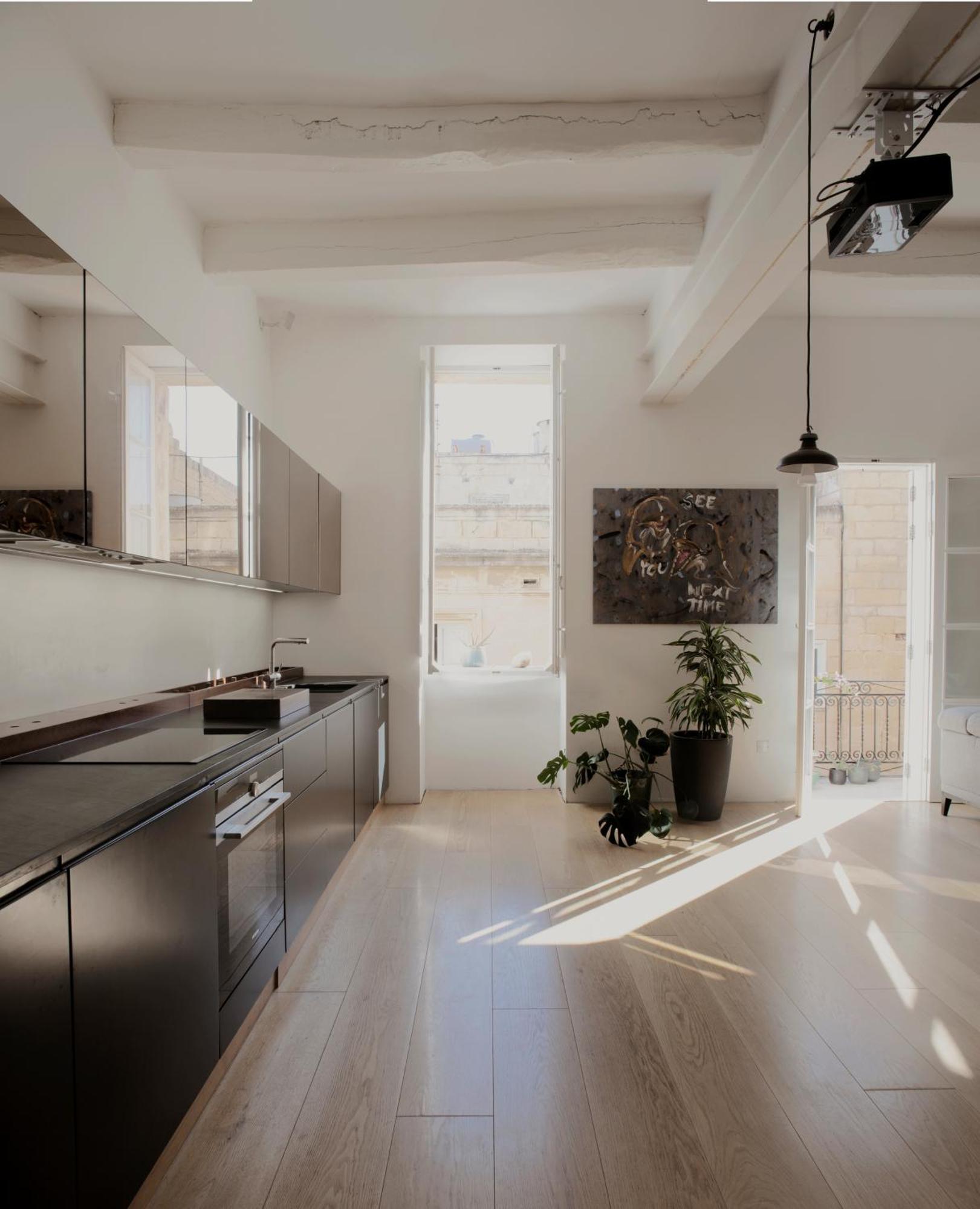 Apartment Architect's Pad - *