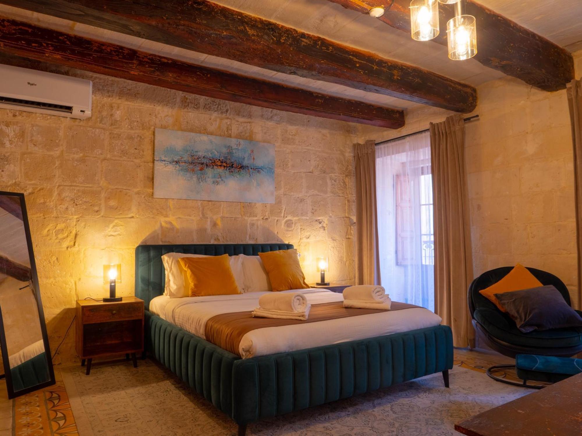 Luxury Year 1500s Palazzino In - Beautiful Rooftop Lounge Villa Valletta