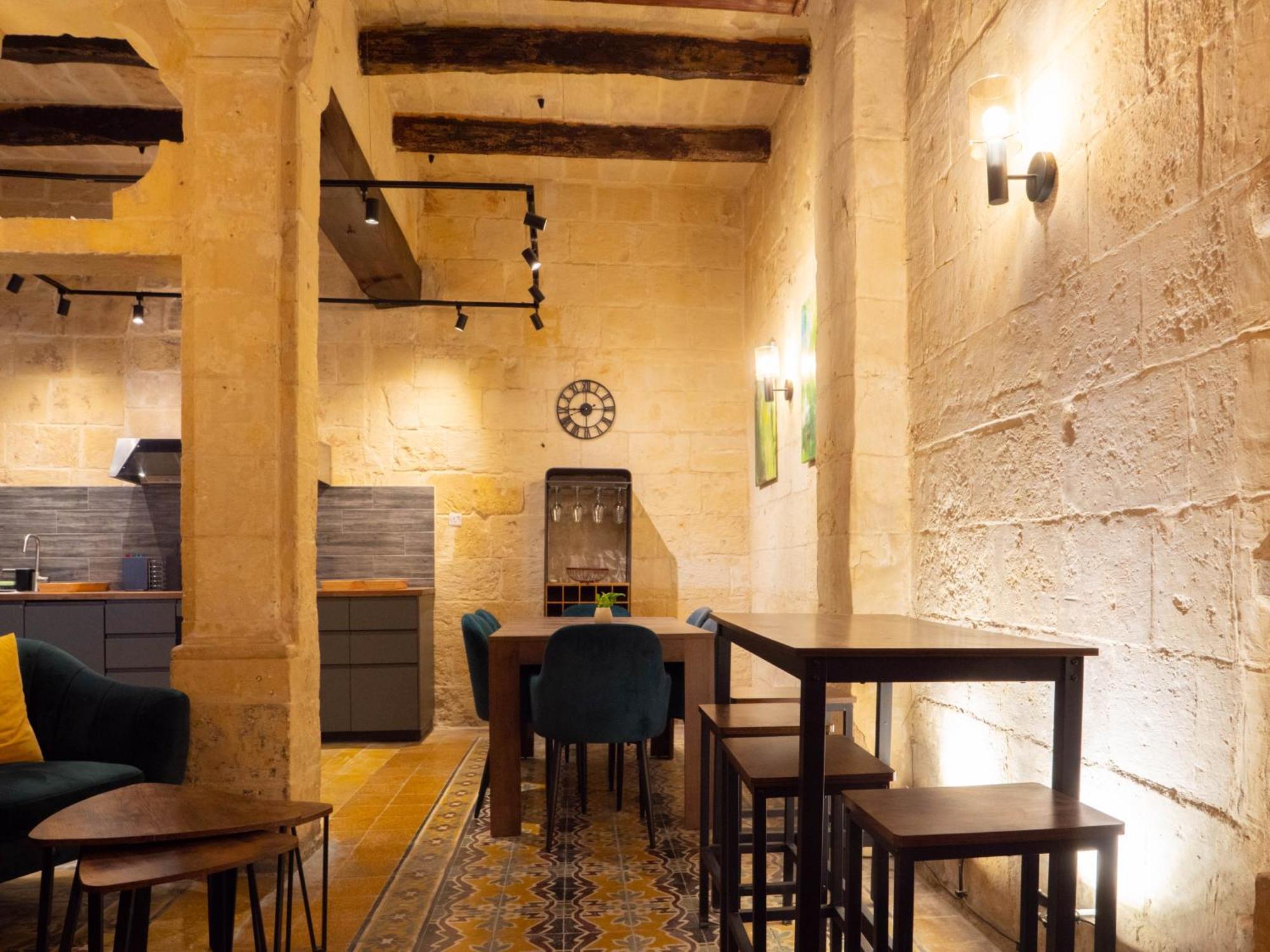 Luxury Year 1500s Palazzino In - Beautiful Rooftop Lounge