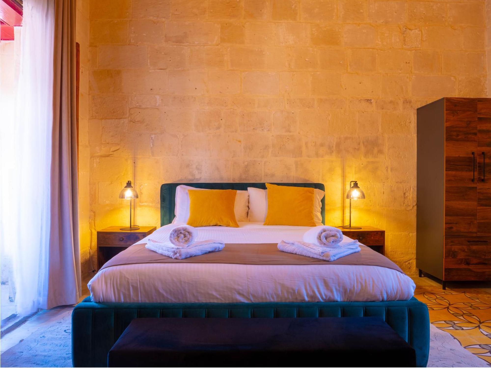 Luxury Year 1500s Palazzino In - Beautiful Rooftop Lounge *