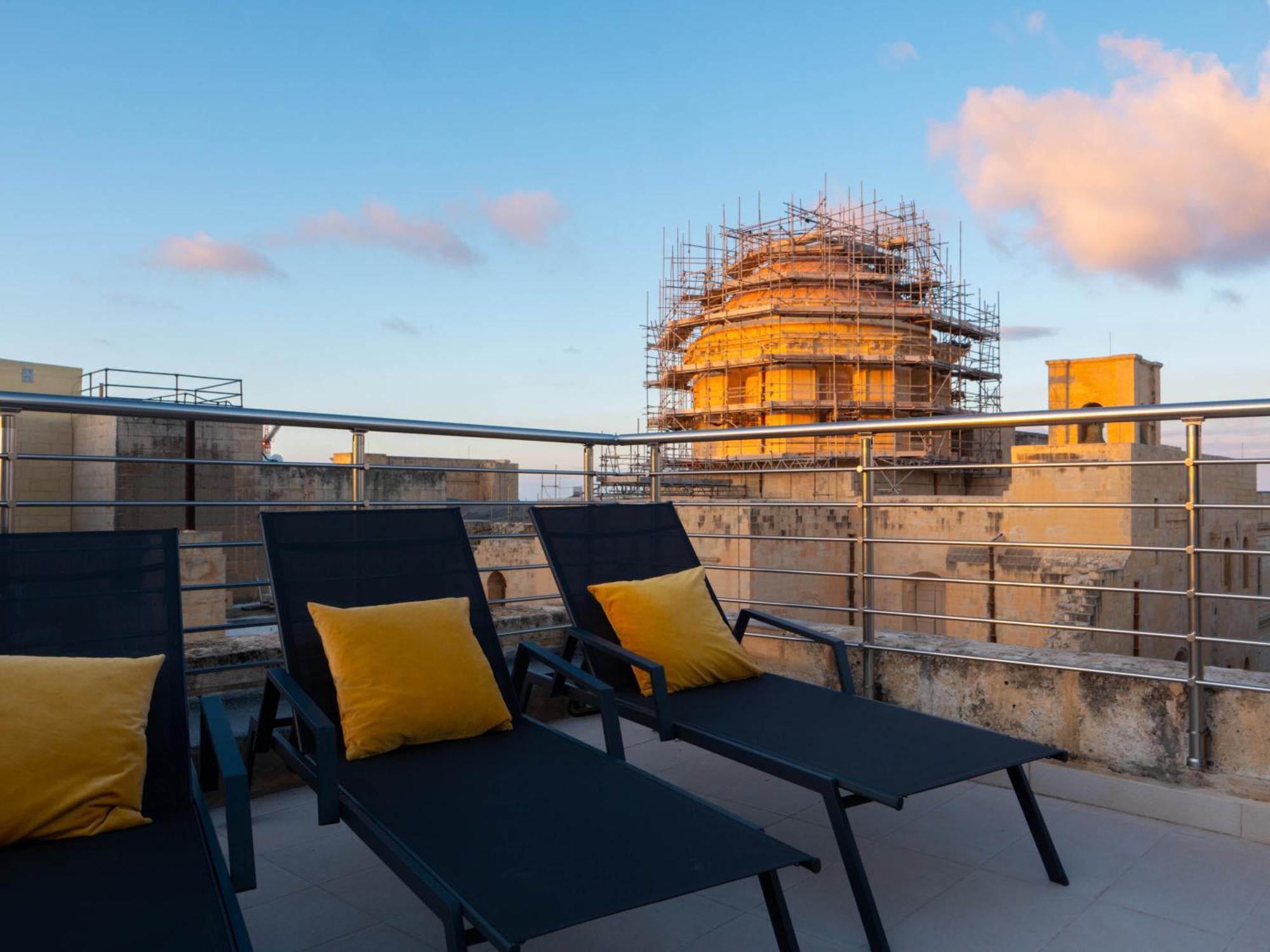 Villa Luxury Year 1500s Palazzino In - Beautiful Rooftop Lounge *
