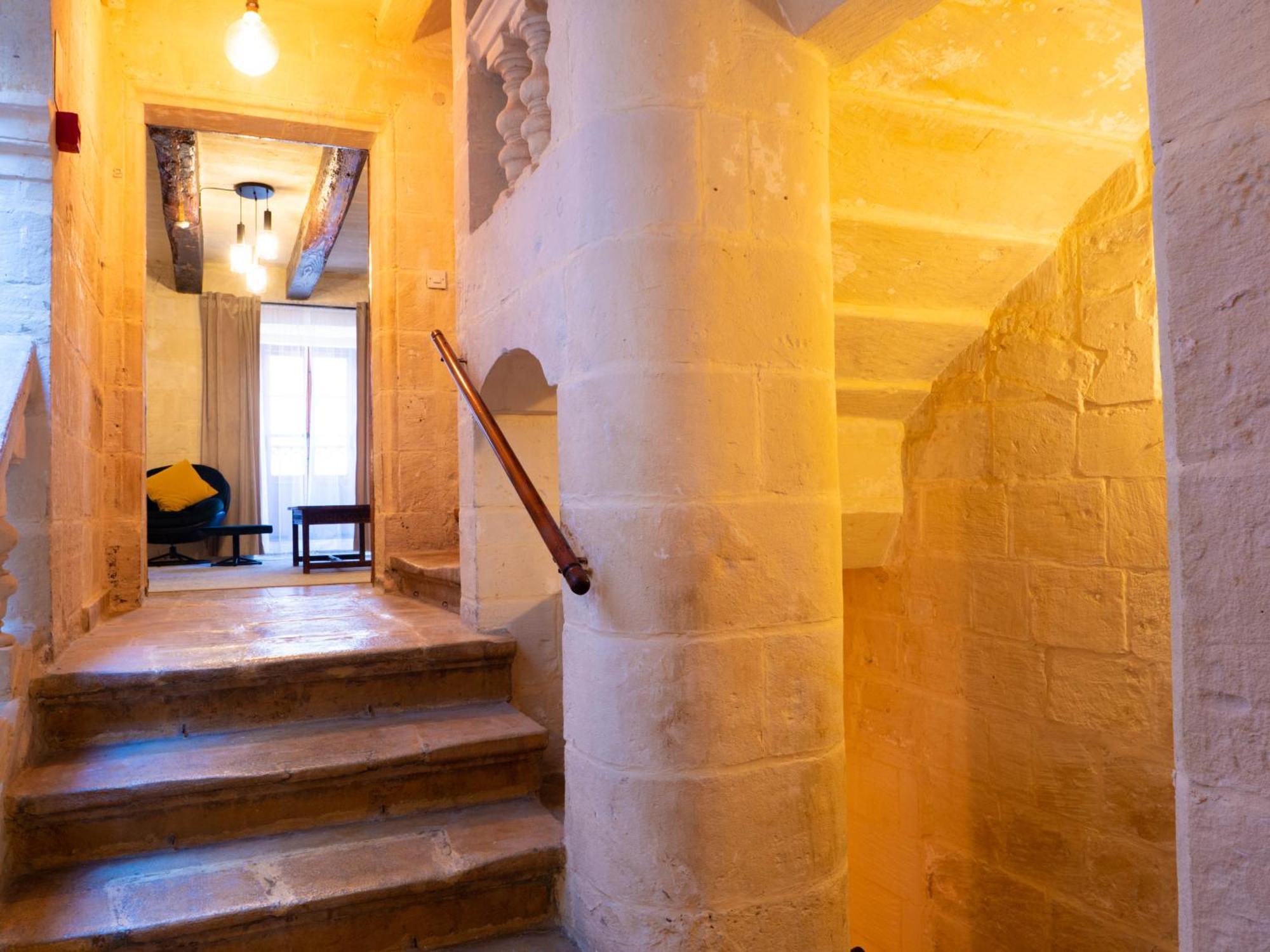 Villa Luxury Year 1500s Palazzino In - Beautiful Rooftop Lounge Valletta