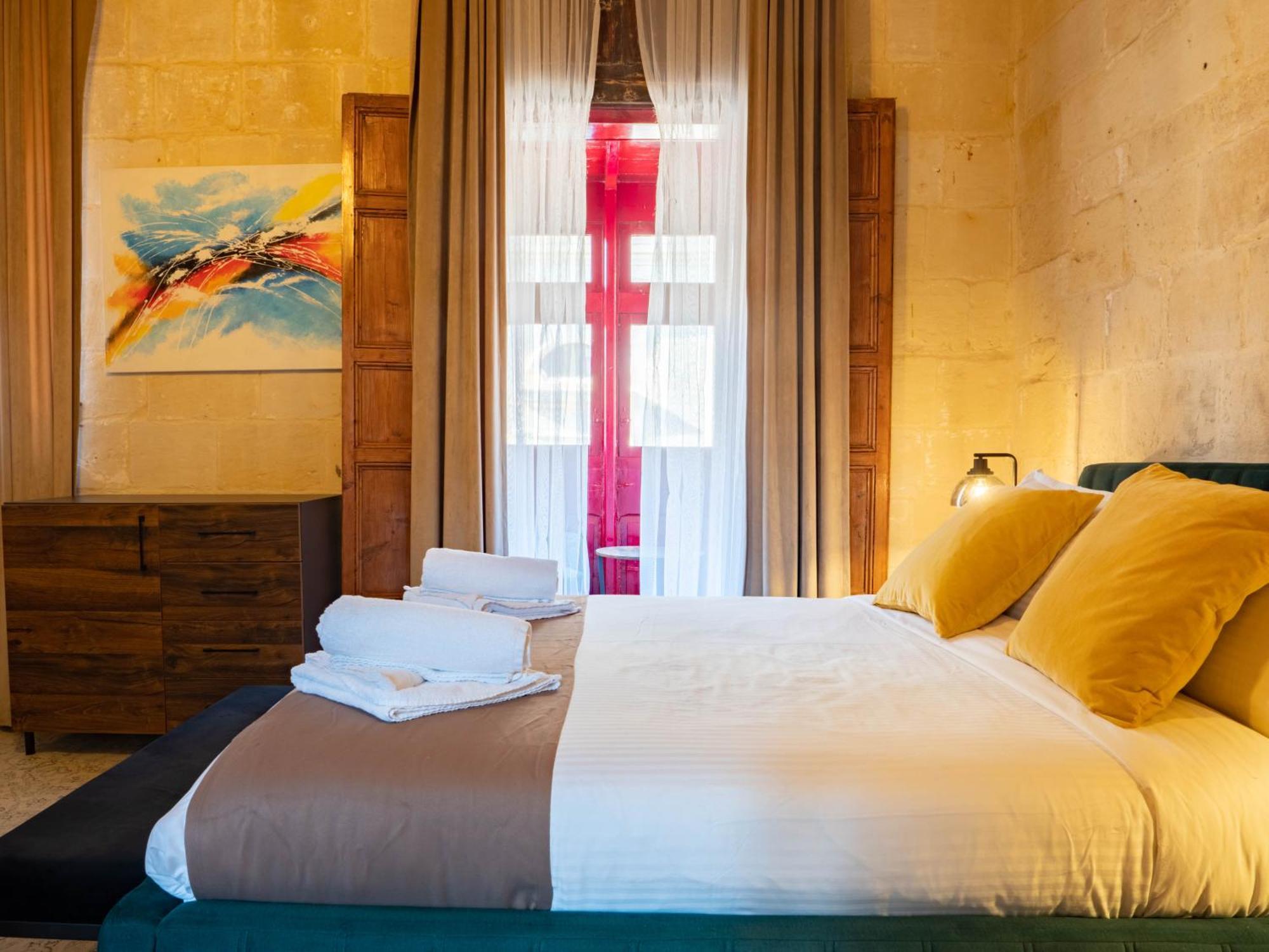 Luxury Year 1500s Palazzino In - Beautiful Rooftop Lounge * Valletta