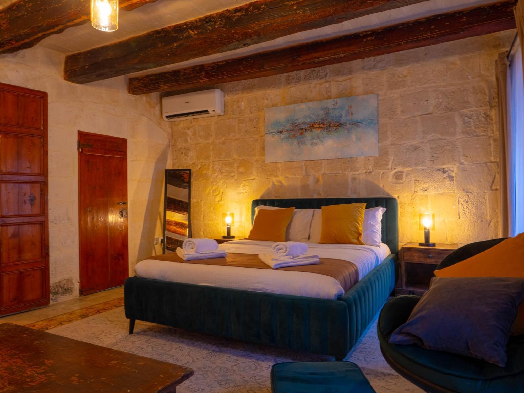Villa Luxury Year 1500s Palazzino In - Beautiful Rooftop Lounge *