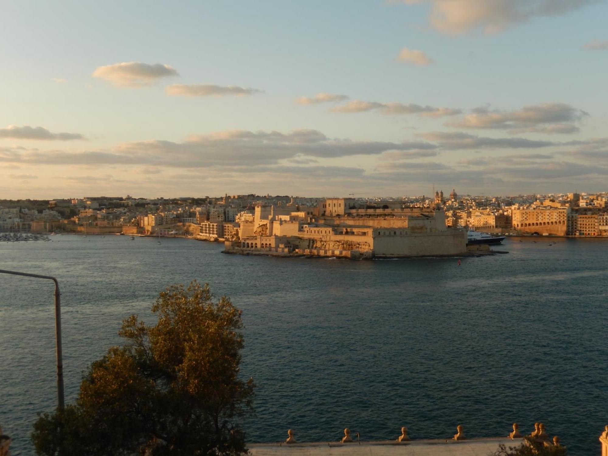 79 Sam's Place, * Valletta