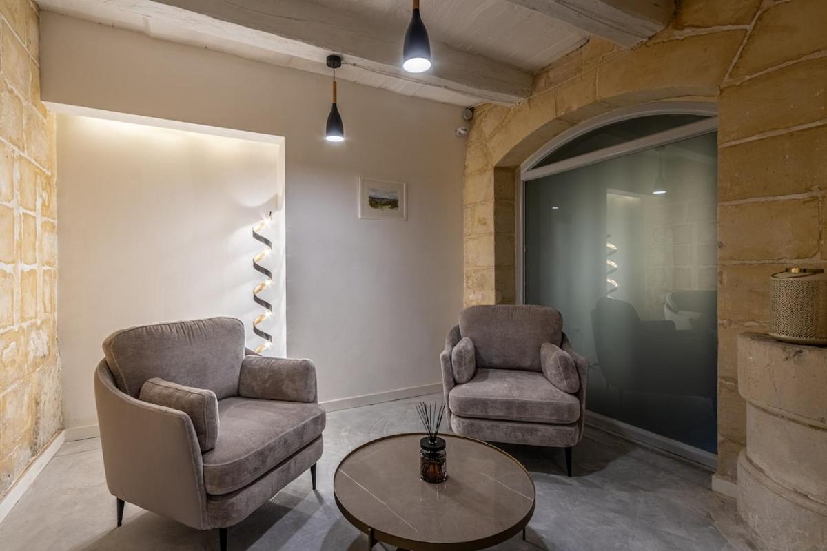 Apartment Old Theatre - Montecristo *