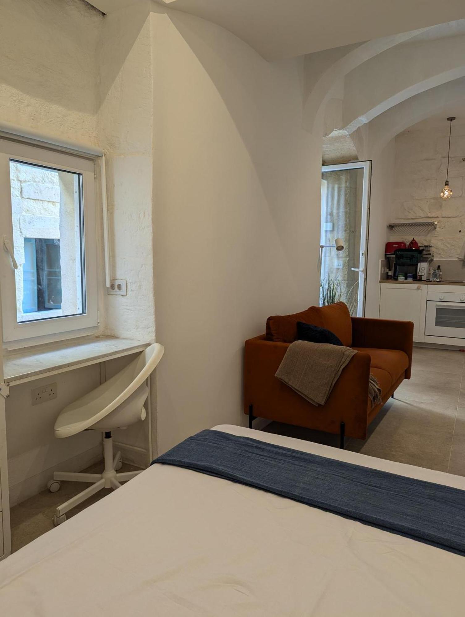 35, Boutique Escape * Valeta