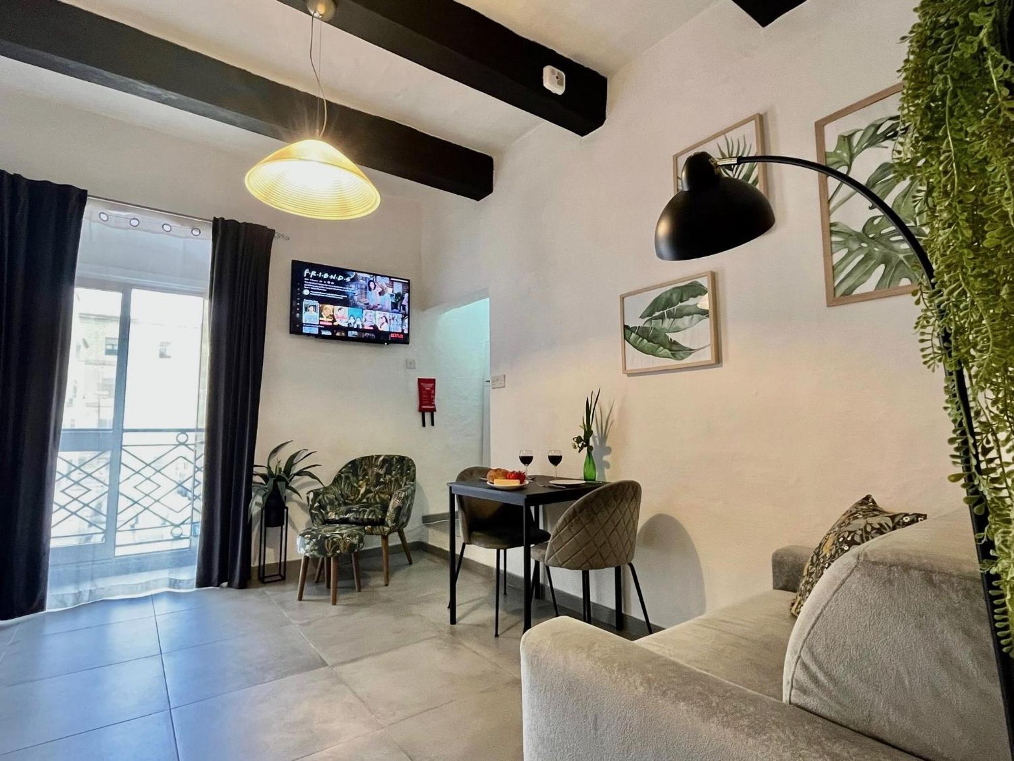 Cozy Flat. Swim 2 Minutes Walk. The Old Mcri1-1 Valletta