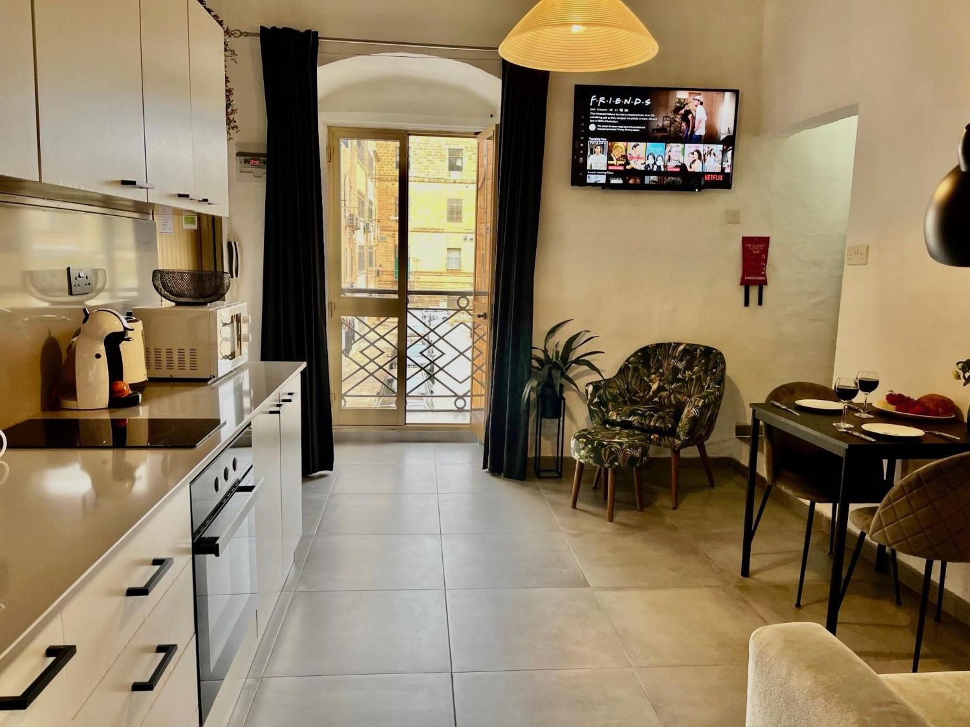 Cozy Flat. Swim 2 Minutes Walk. The Old Mcri1-1 Valletta