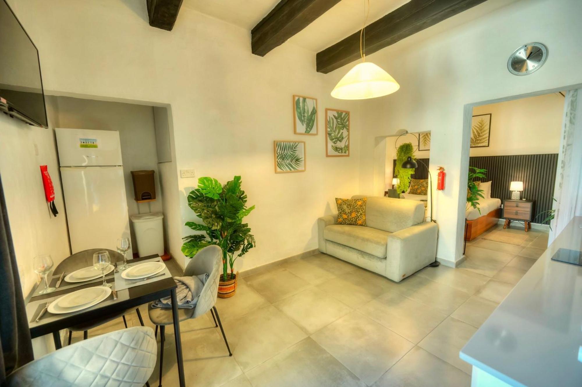Cozy Flat. Swim 2 Minutes Walk. The Old Mcri1-1 * Valletta