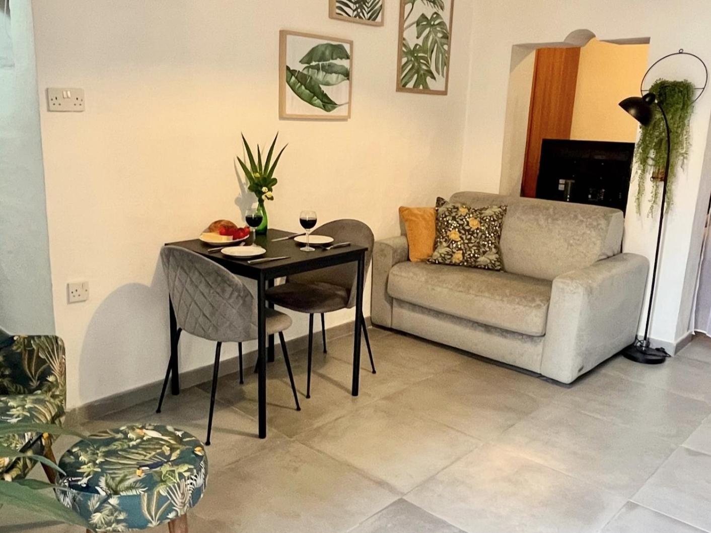 Cozy Flat. Swim 2 Minutes Walk. The Old Mcri1-1 Apartment