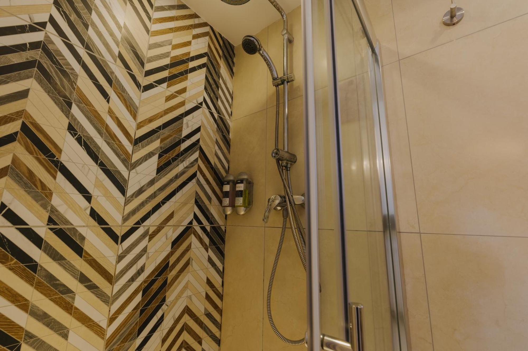 Jean De Valette Boutique Living *