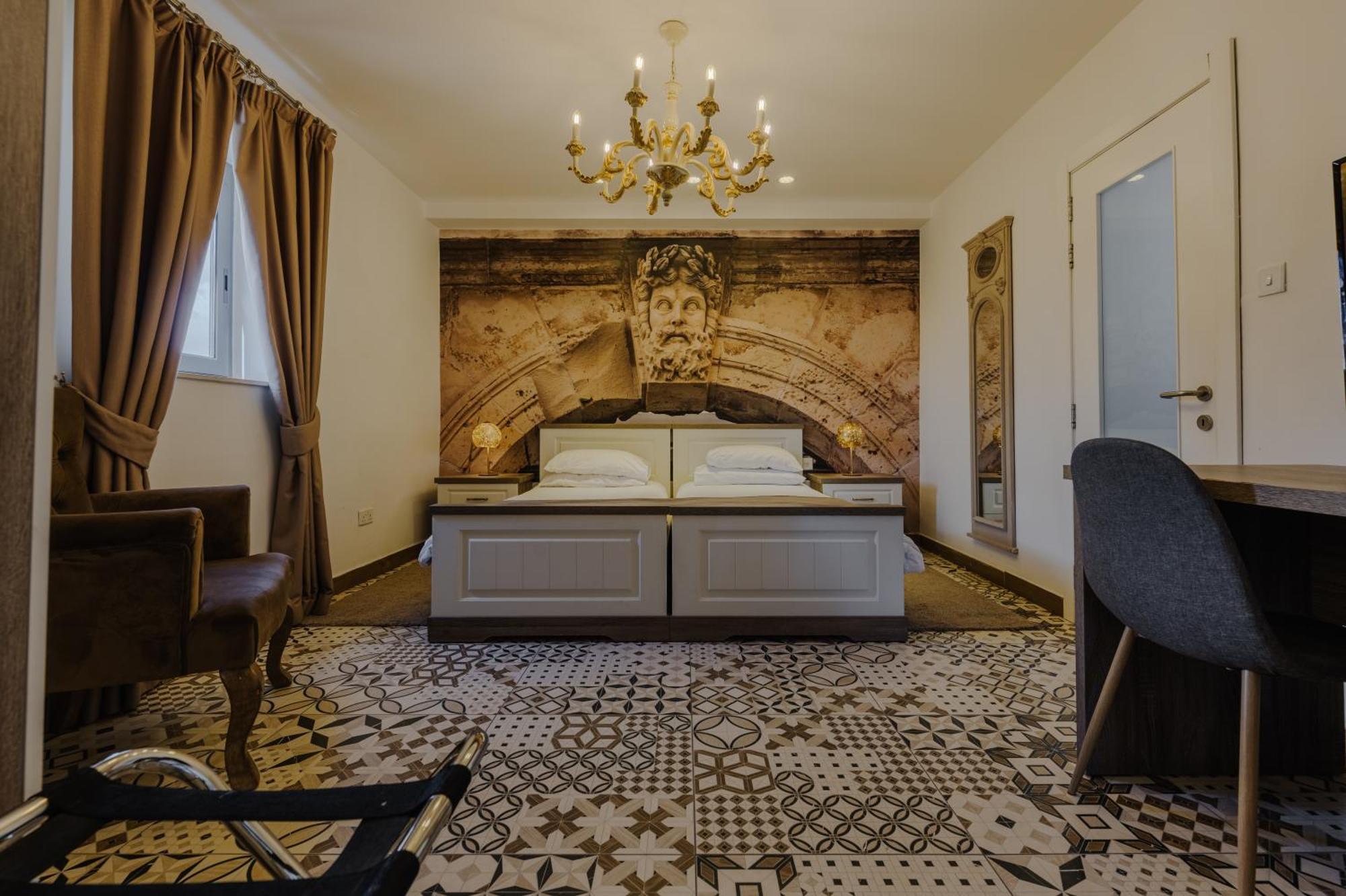 Jean De Valette Boutique Living *