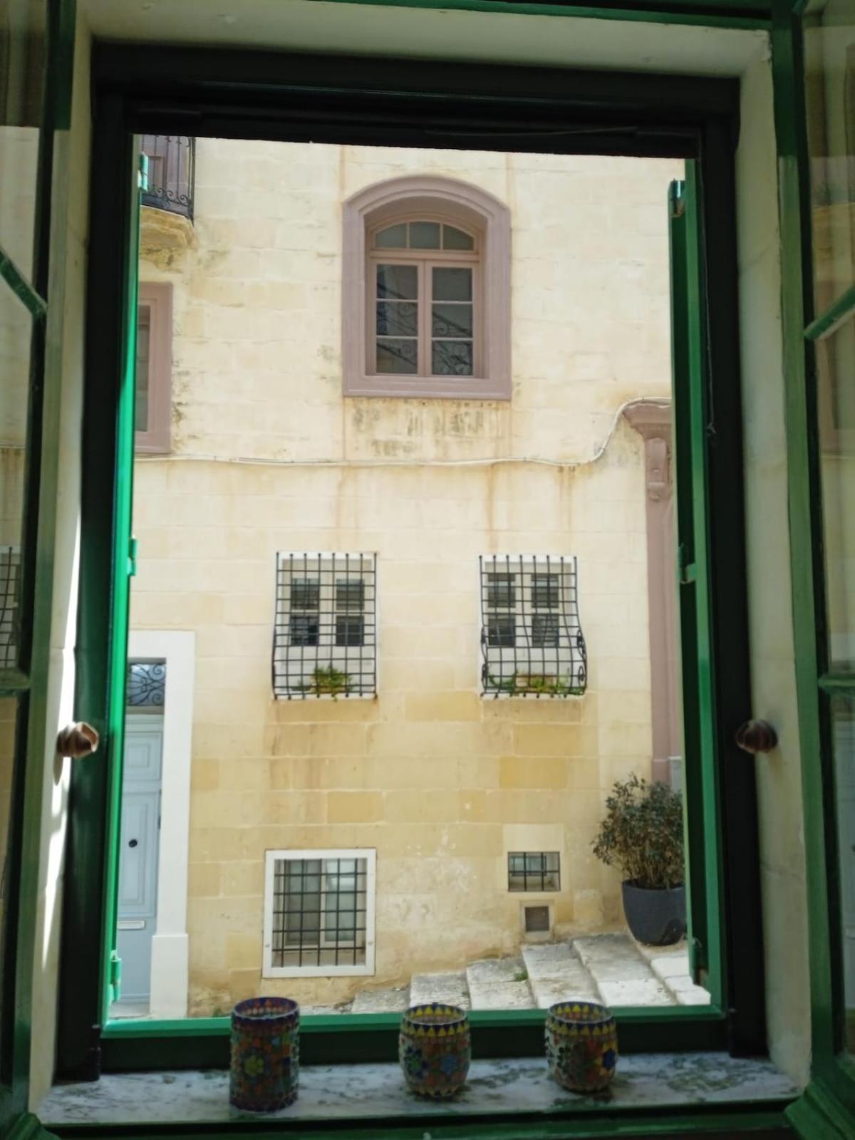 Townhouse Near Upper Barrakka Gardens
