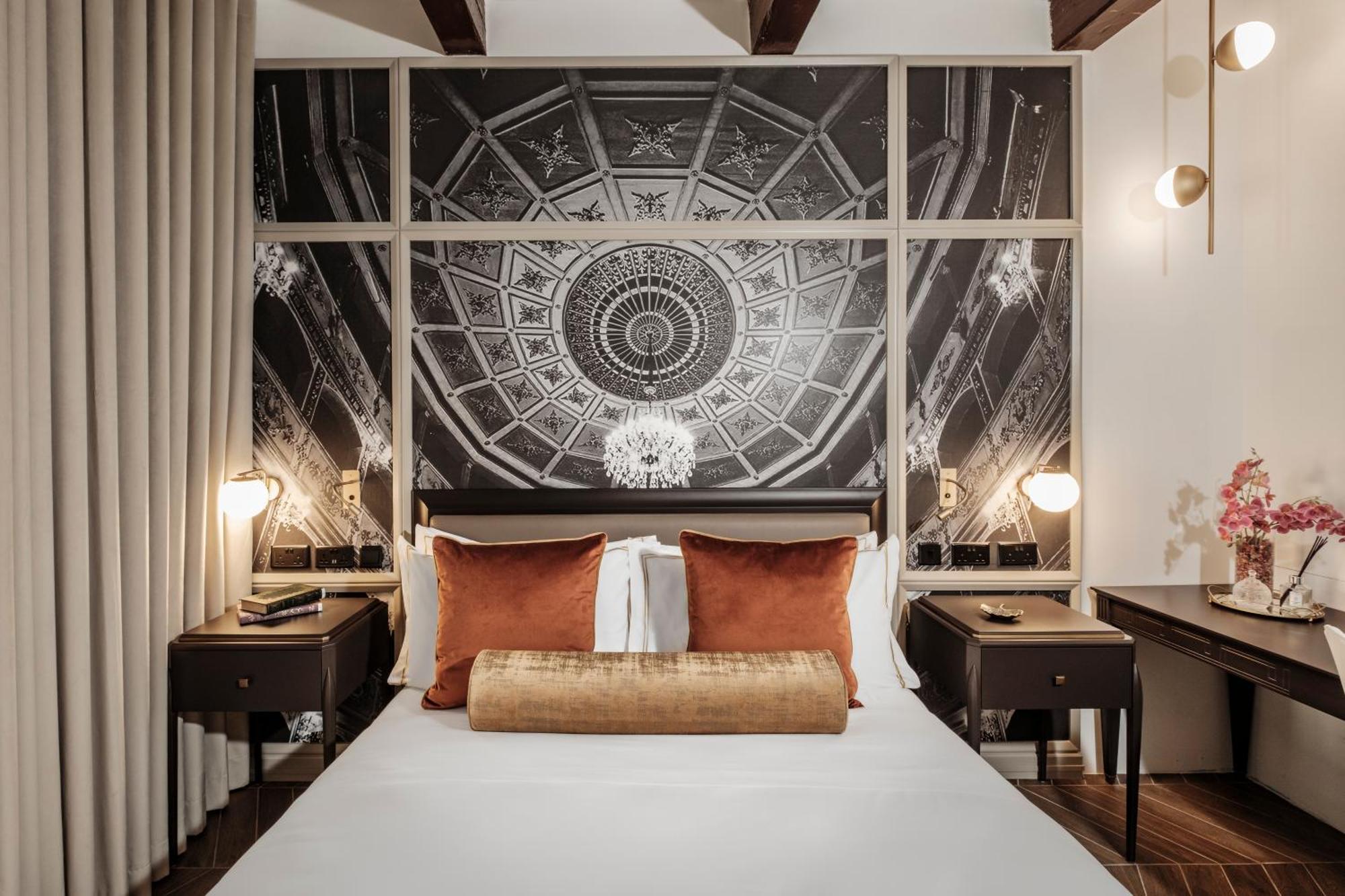 1926 La Galerie Boutique Art 4*
