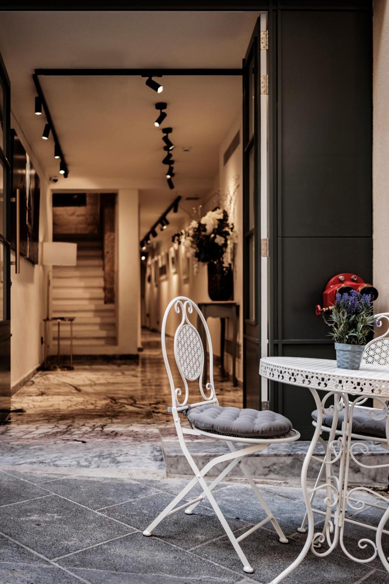 1926 La Galerie Boutique Art Hotel