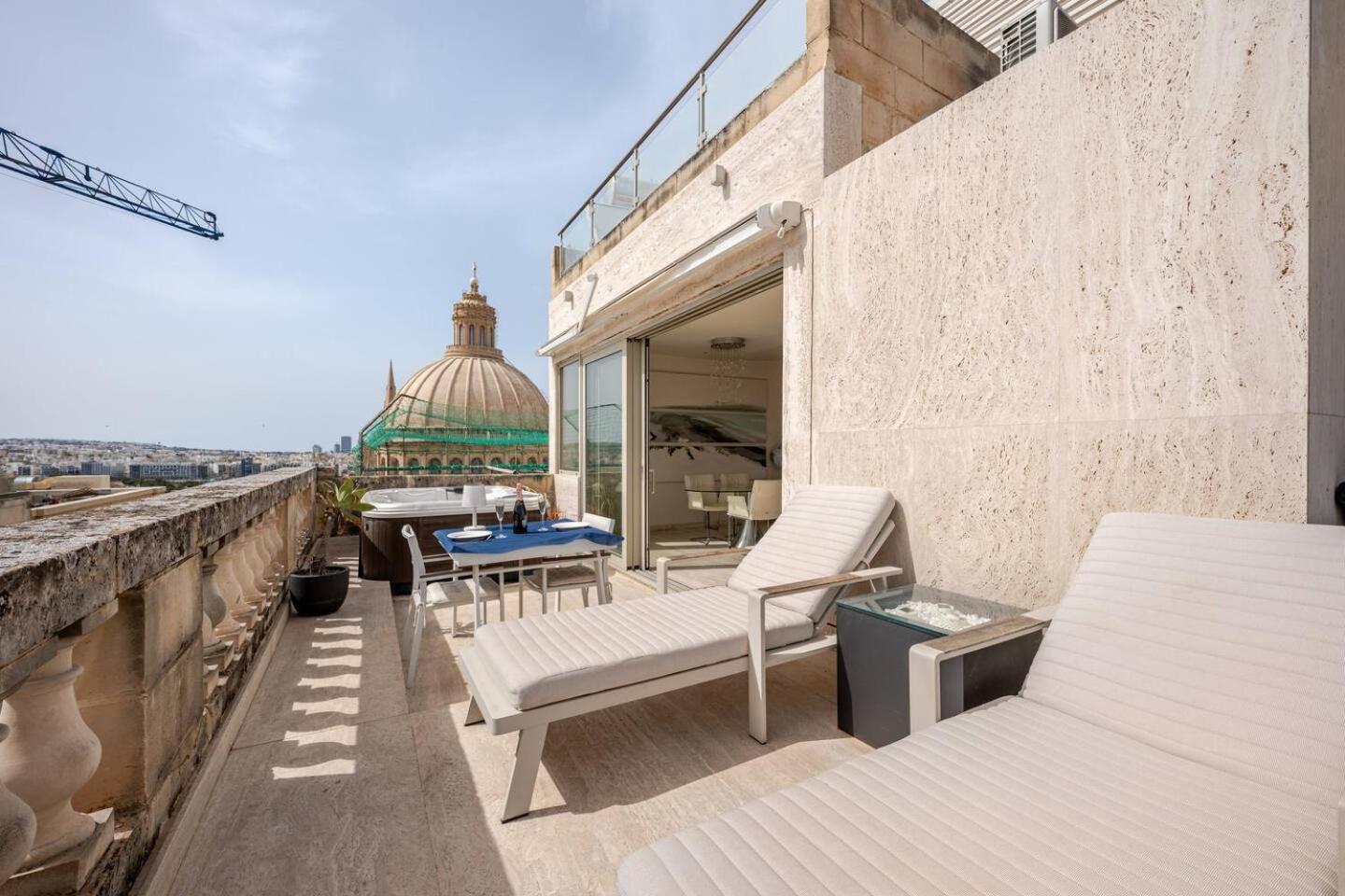 Penthouse With Jacuzzi & Panoramic Views - Heart Of Valletta