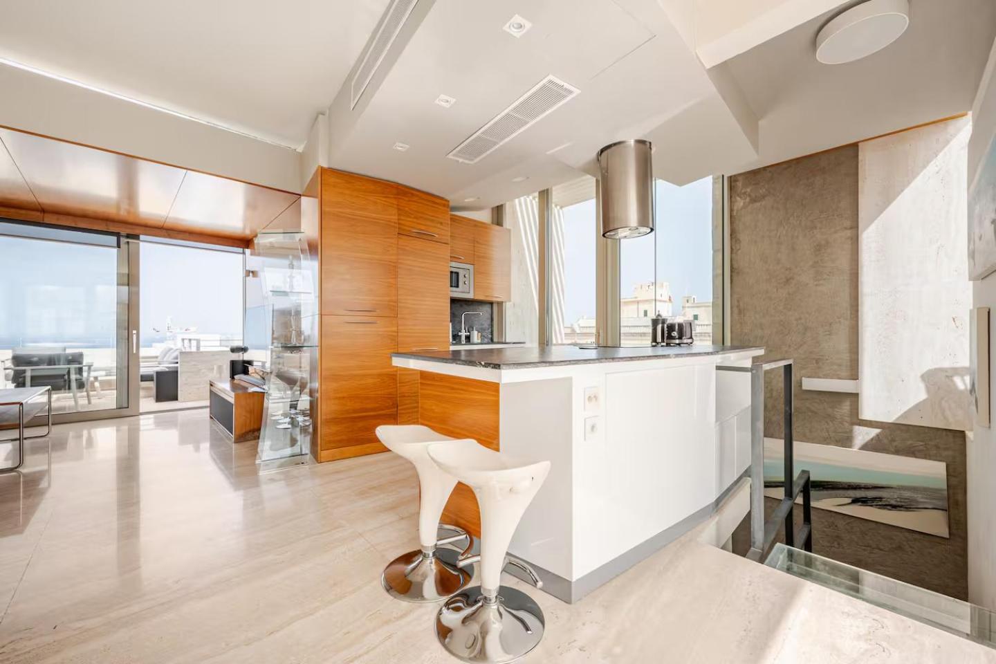 Penthouse With Jacuzzi & Panoramic Views - Heart Of Apartment *