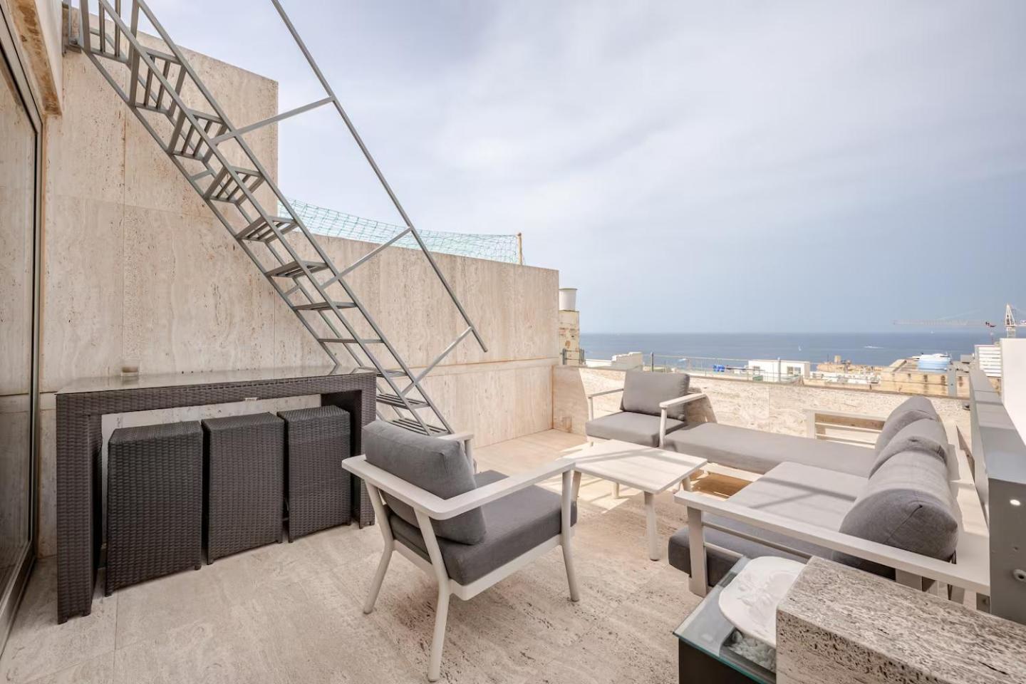 Apartment Penthouse With Jacuzzi & Panoramic Views - Heart Of *