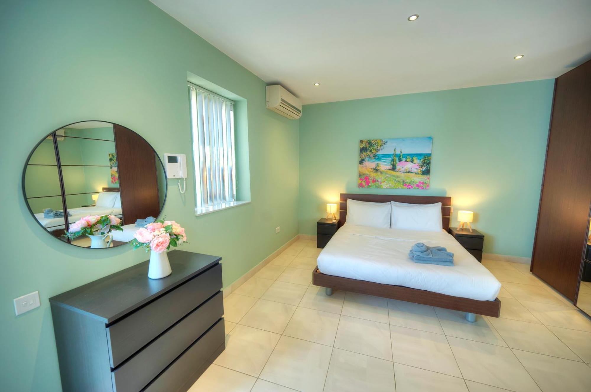 Magestic Palazzo, Jacuzzi On Roof Terrace Goval-3 Holiday home Valletta
