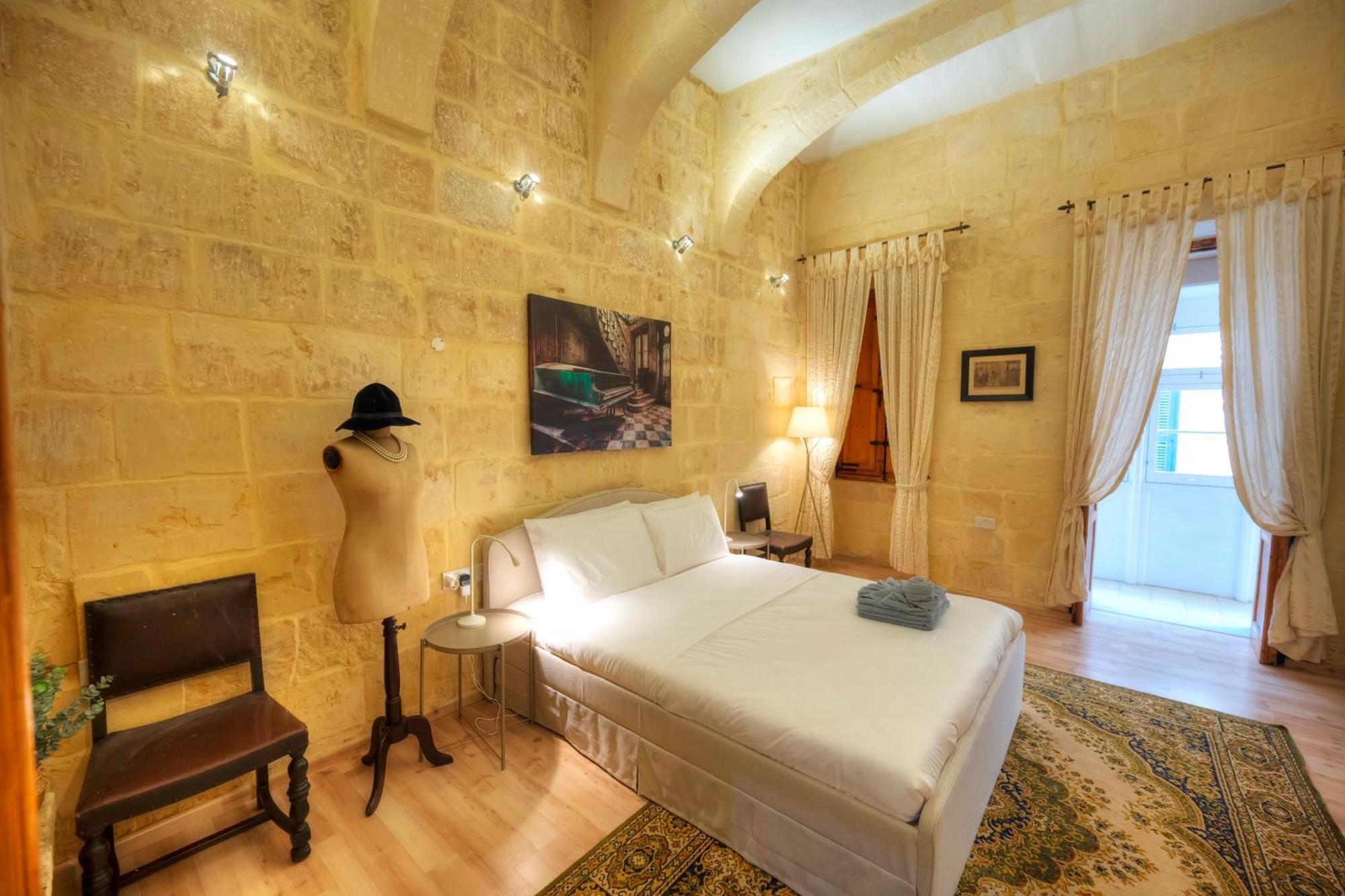 Magestic Palazzo, Jacuzzi On Roof Terrace Goval-3 Valletta