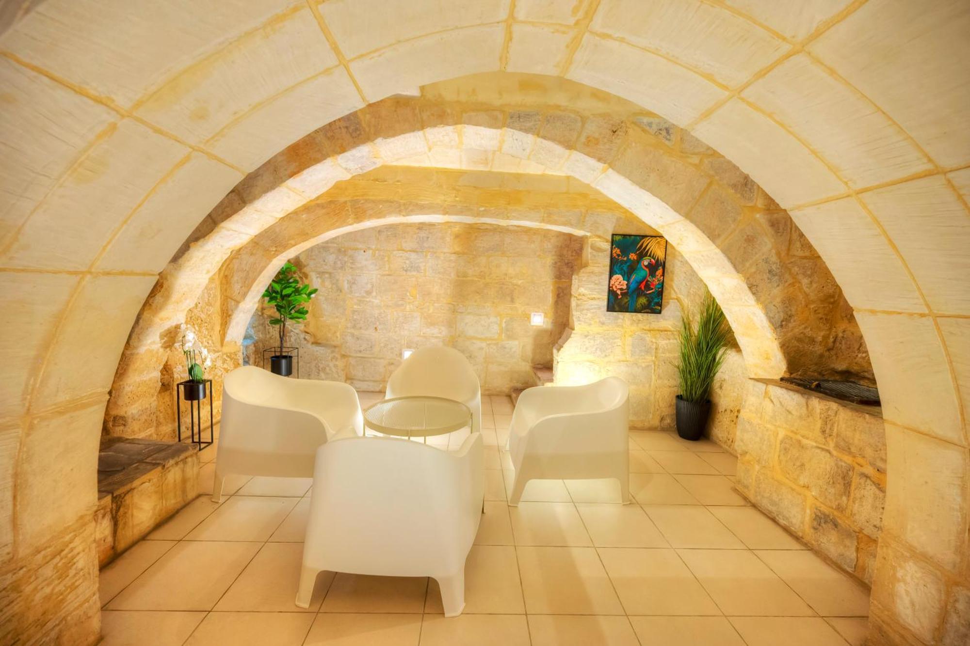 Magestic Palazzo, Jacuzzi On Roof Terrace Goval-3 Holiday home *