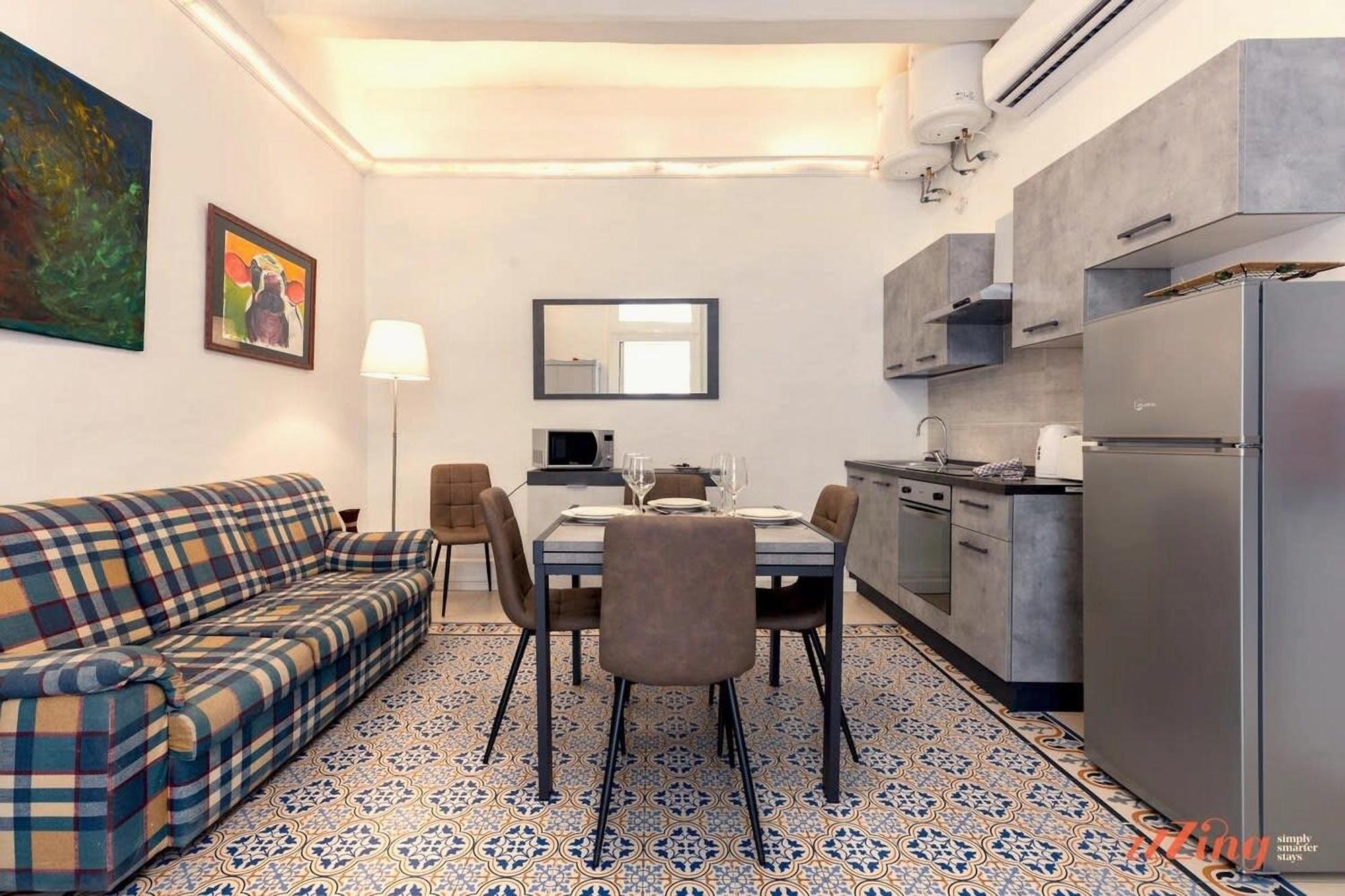 Apartment With Traditional Maltese Balcony In Valletta Valletta