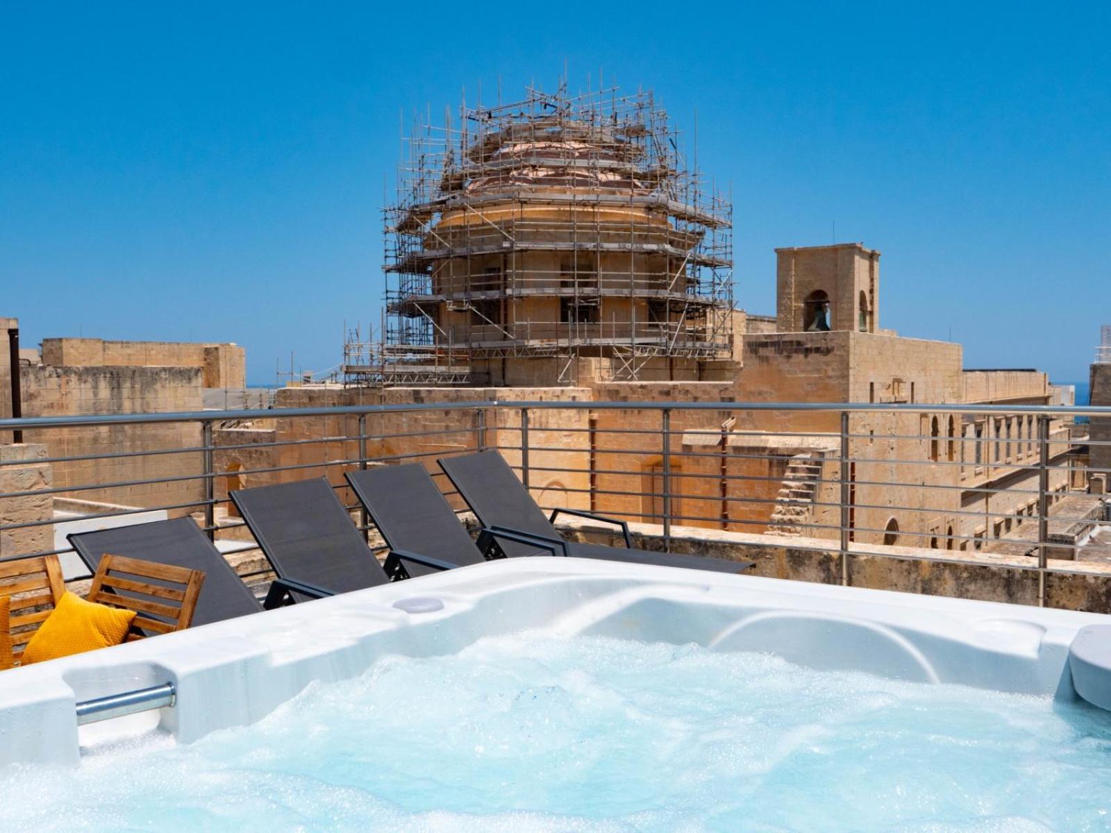 Knights 1500s Palazzino In - Seaview Rooftop Jacuzzi Lounge Villa *