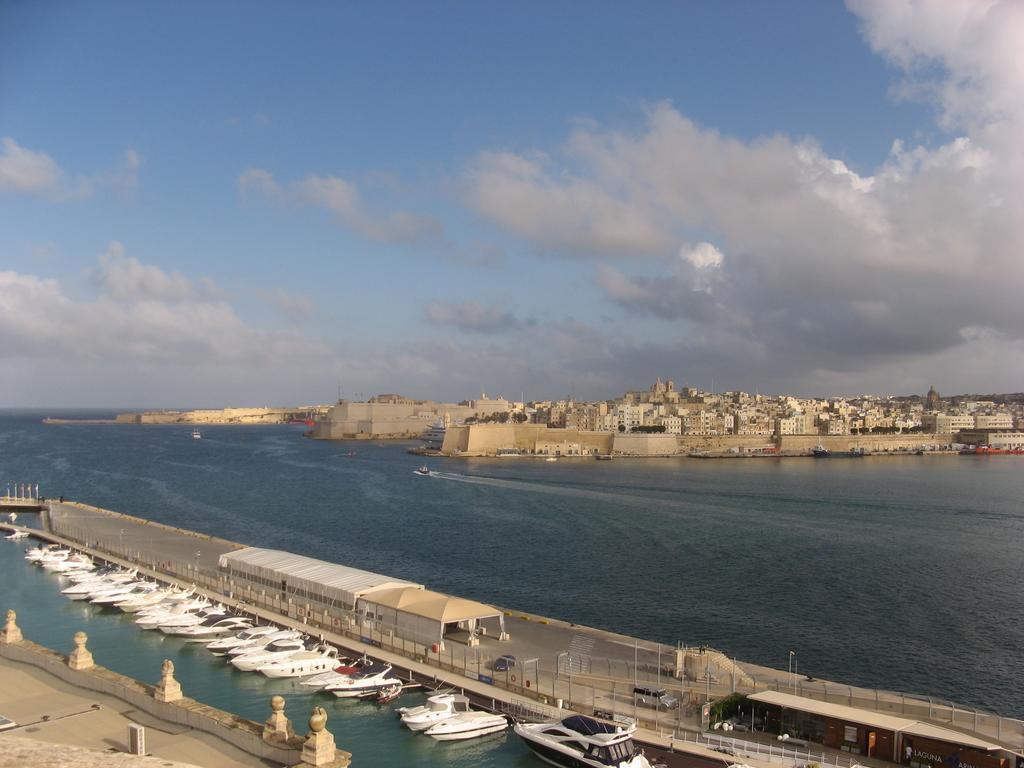 Gateway Maisonette Apartment *