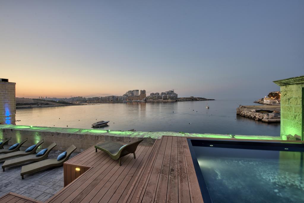 Unique Waterfront House Holiday home *