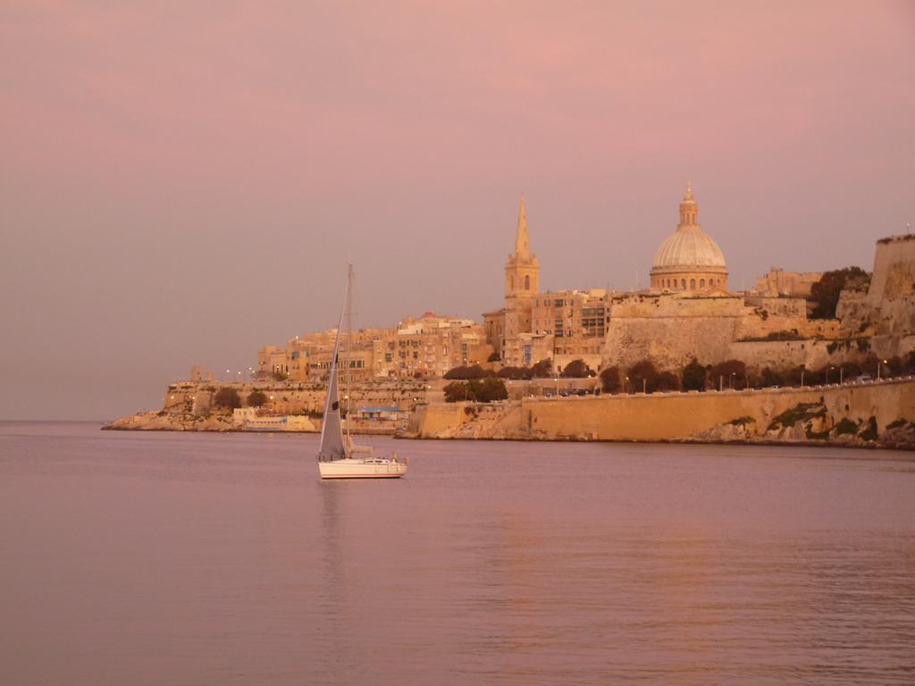 Topking * Valletta