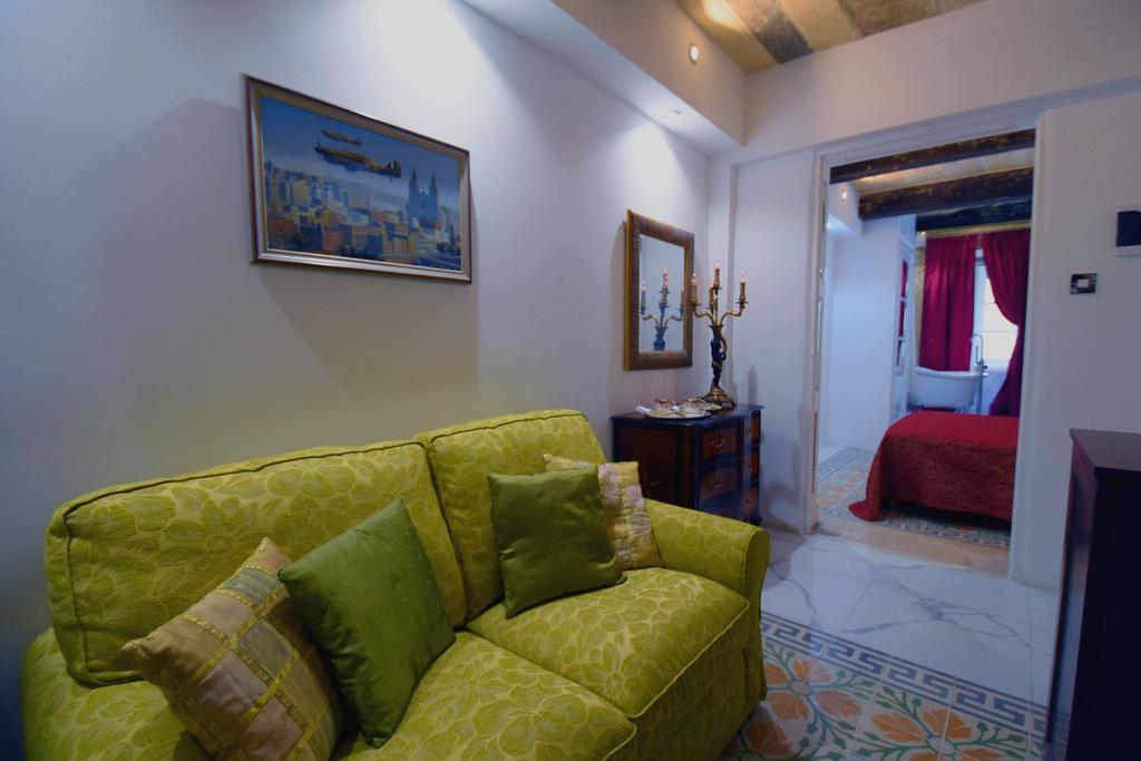 Palazzo 4*