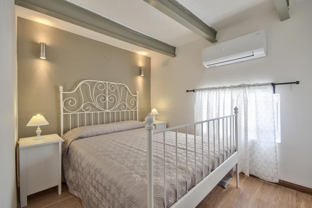 Apartment Borgo 1 & 2 Bedroom Self-catering Units In *