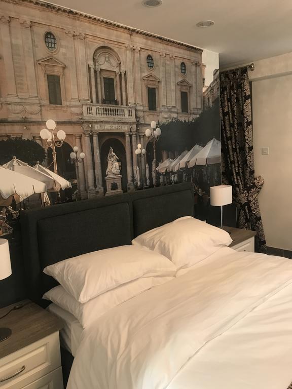 Jean De Valette Boutique Living *