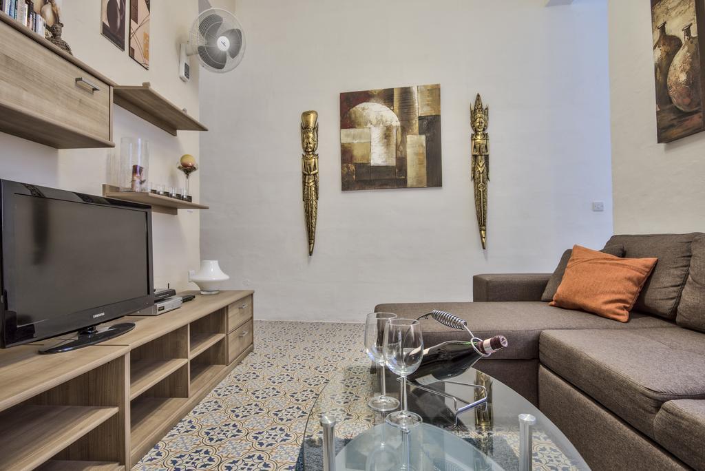 19 Apartment