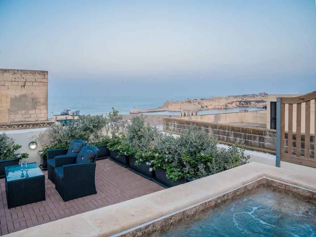Kursara Port View * Valletta
