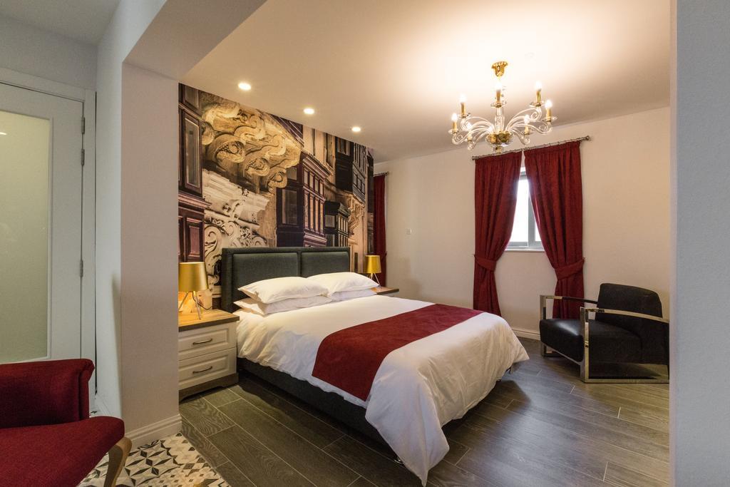 Jean De Valette Boutique Living *