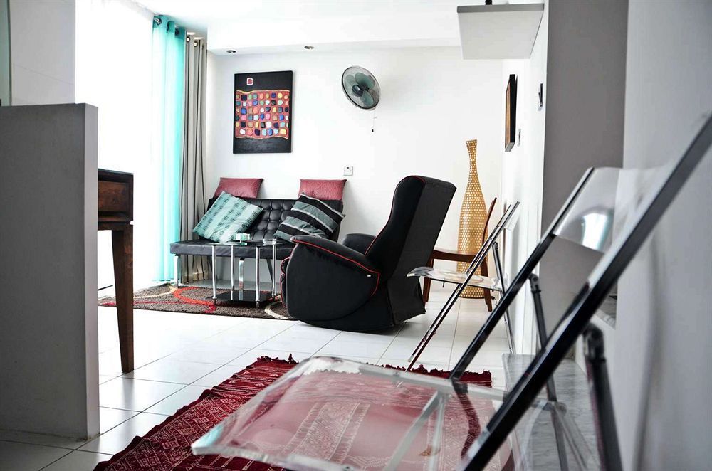 Castille Penthouses Aparthotel 3*