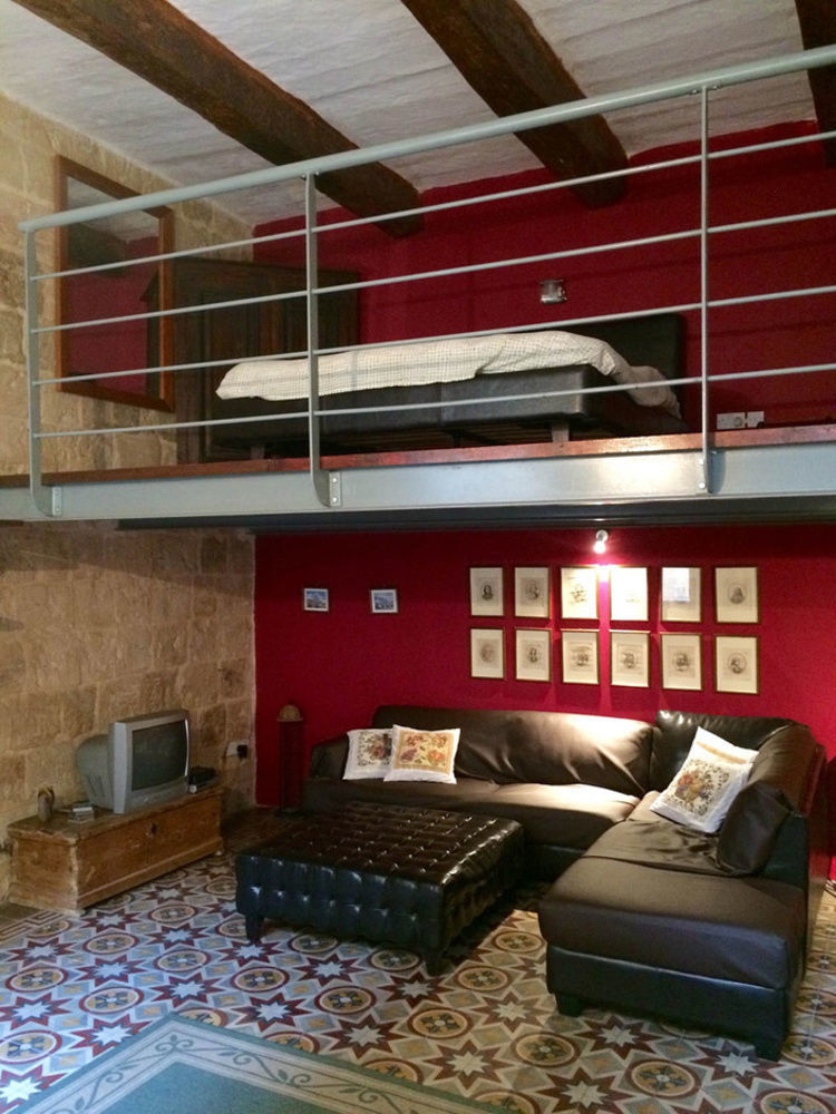 Apartment Traditional *