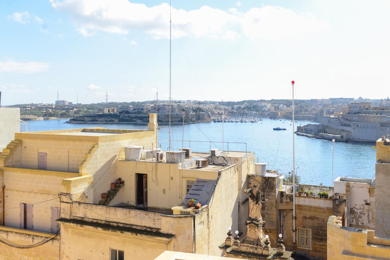 Casa Lapira * Valletta