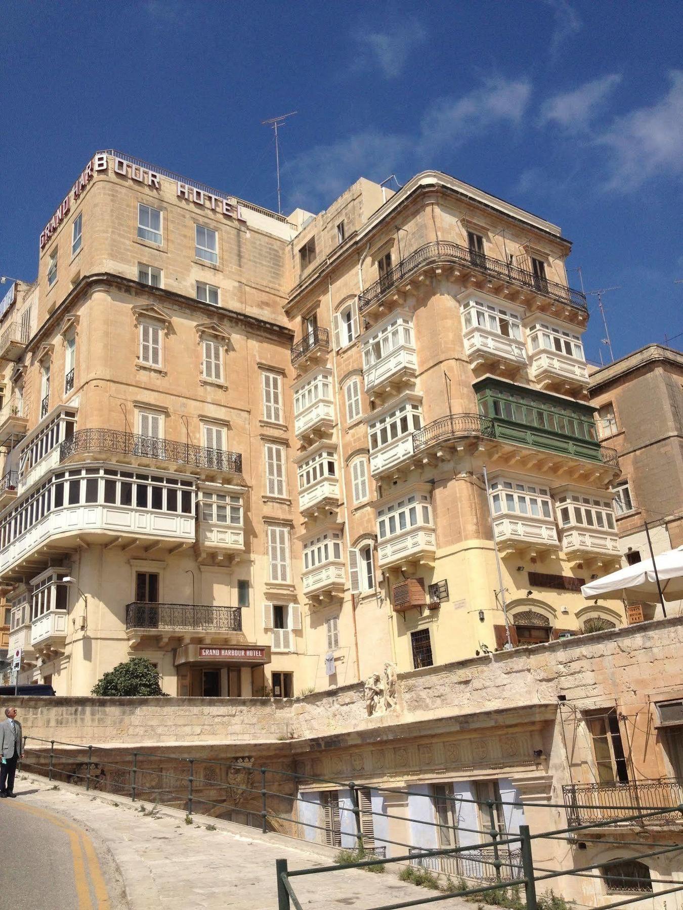 Hotel Grand Harbour