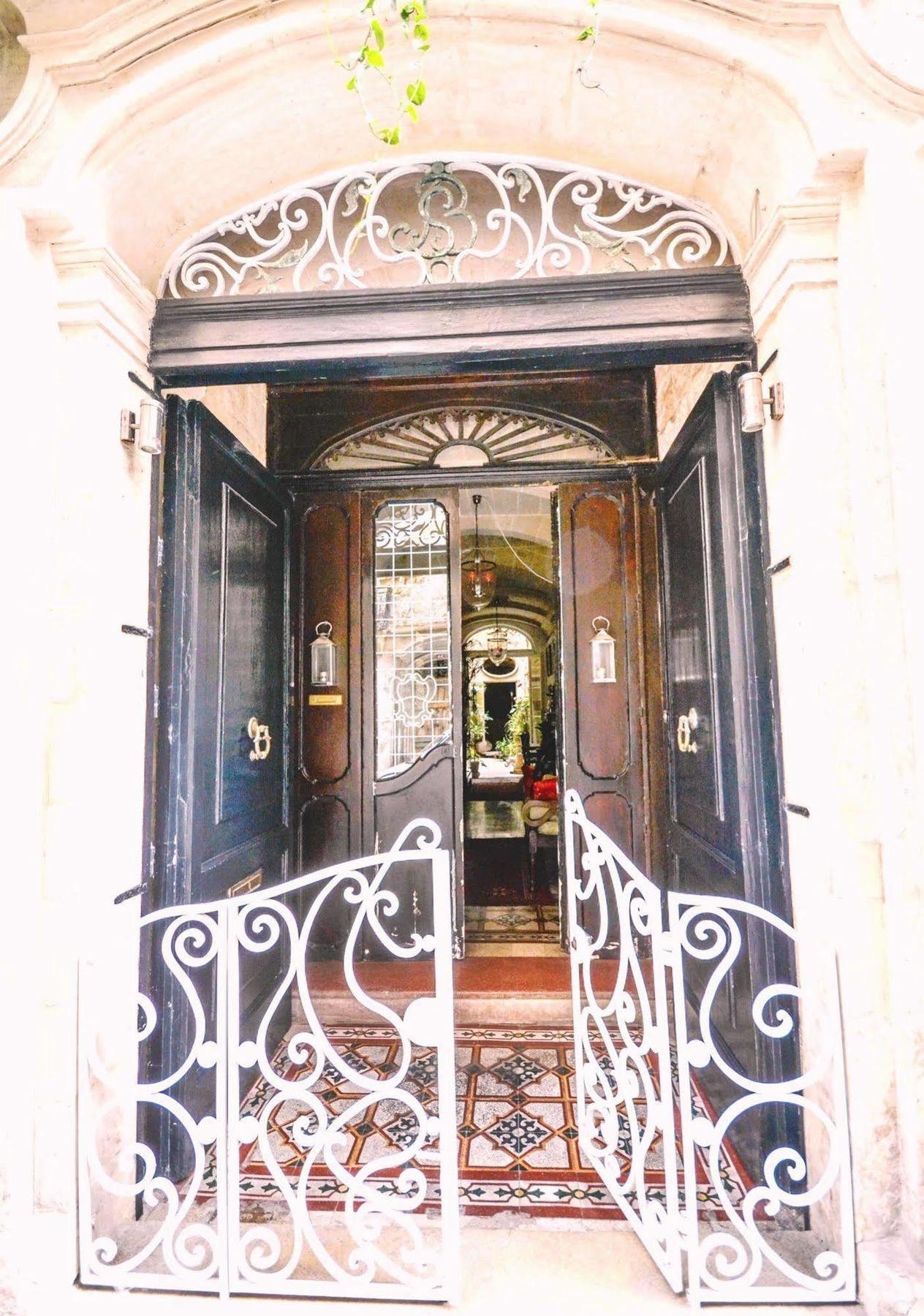 Palazzo 4*